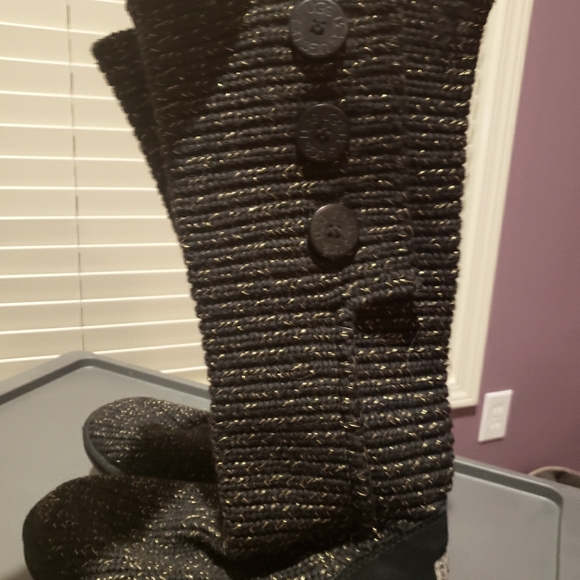 Ugg Boots size 9 black - Picture 1 of 5